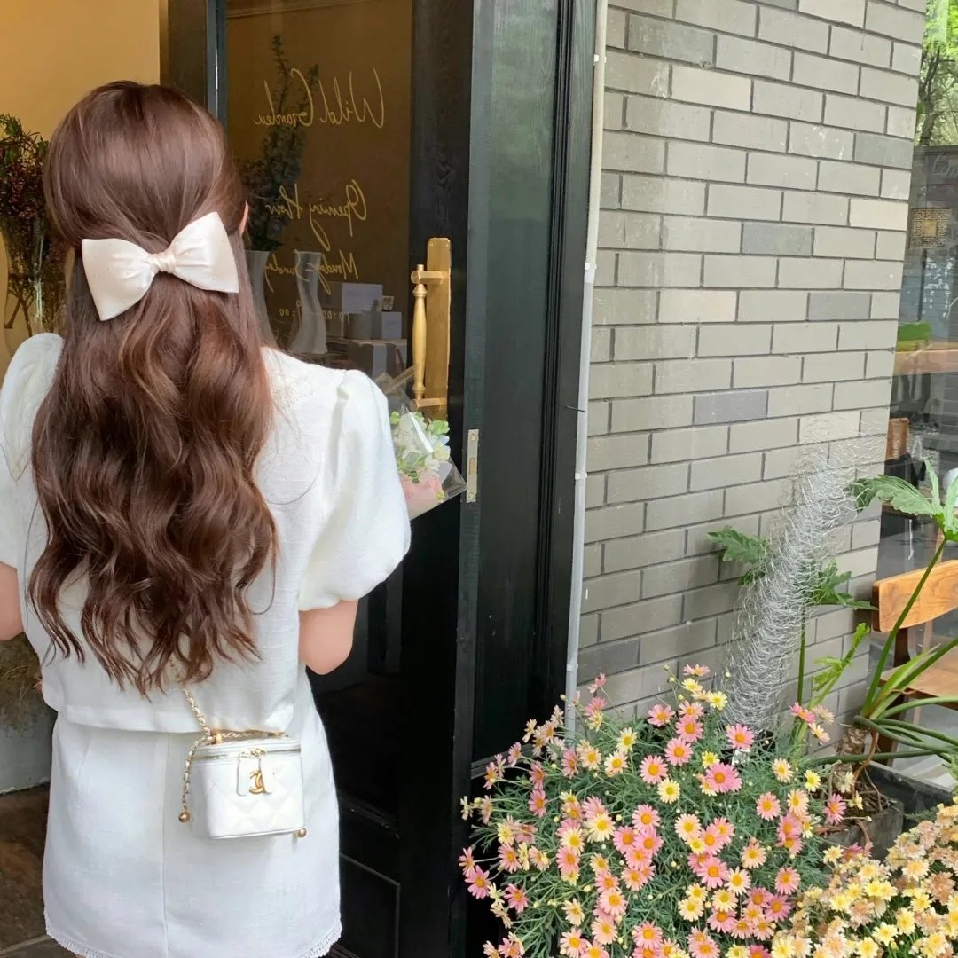 尽请稍候